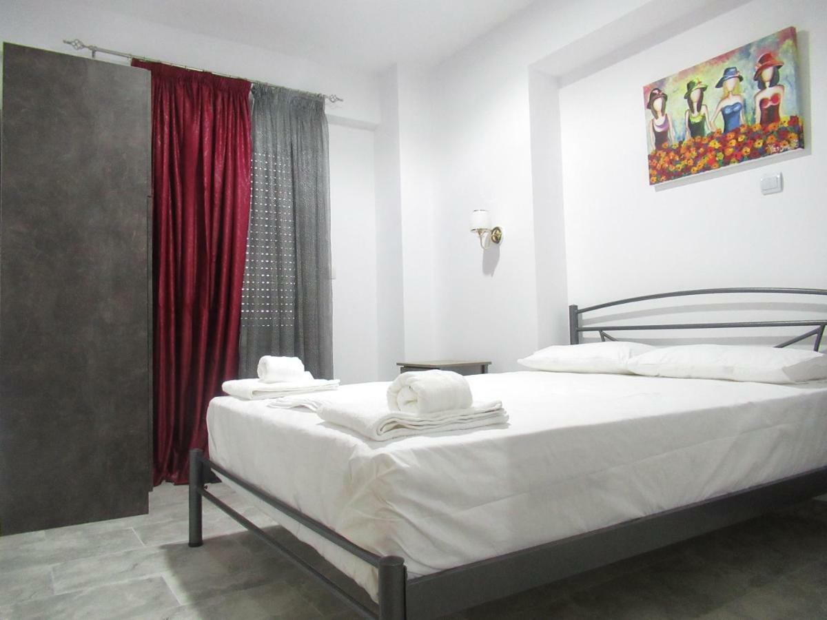 Artistic Rent Rooms & Apartments Nea Kallikrateia Ngoại thất bức ảnh