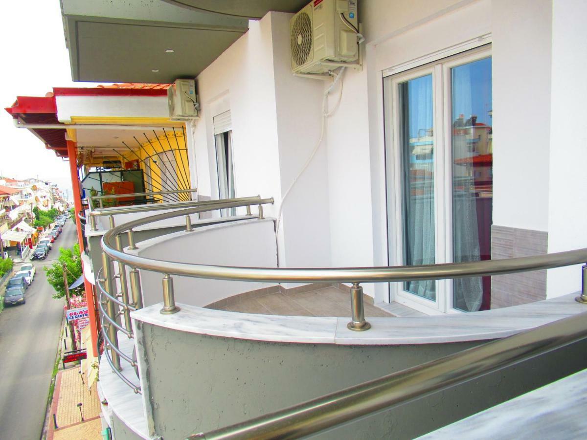 Artistic Rent Rooms & Apartments Nea Kallikrateia Ngoại thất bức ảnh
