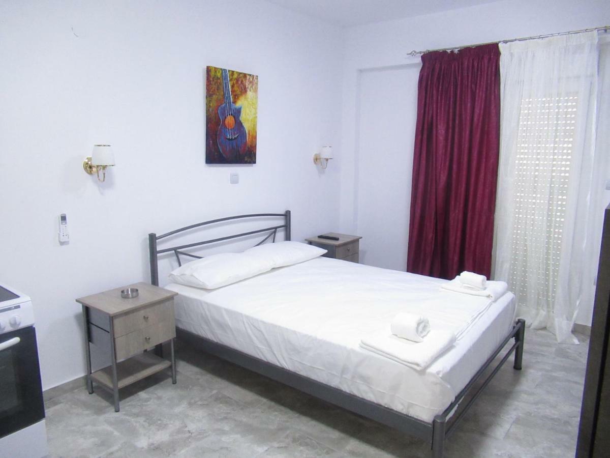 Artistic Rent Rooms & Apartments Nea Kallikrateia Ngoại thất bức ảnh
